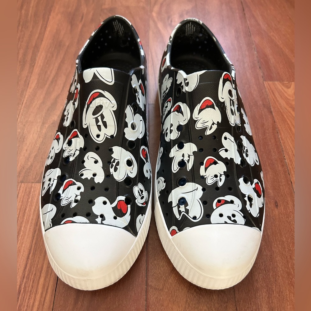 NWT Disney X Native Mickey Mouse Shoes Size M-8 & W-10.